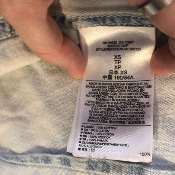 Gap Denim Button Down - Bleach Wash - Picture 4 of 7